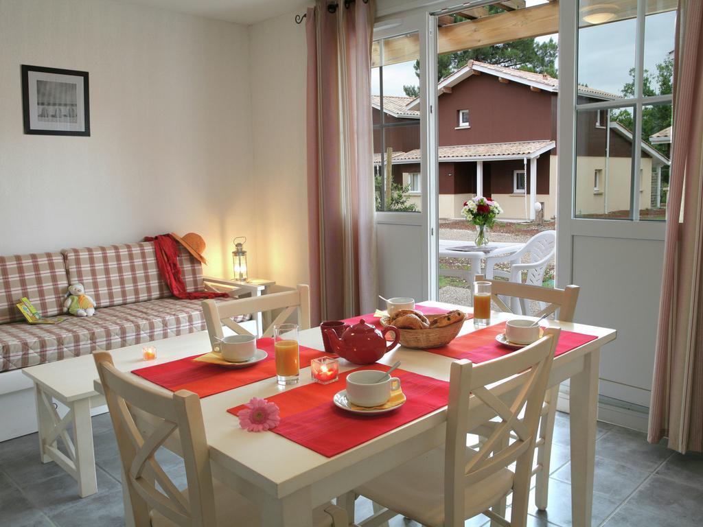 Residence Nemea Les Rives De Saint Brice Арес Екстериор снимка