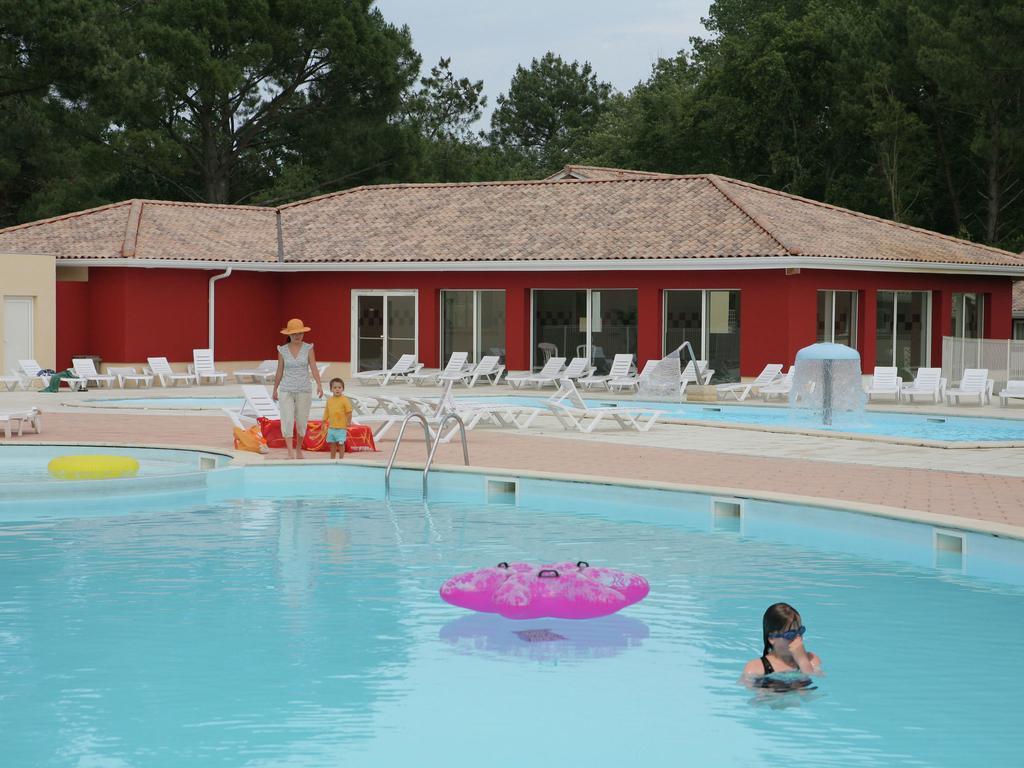 Residence Nemea Les Rives De Saint Brice Арес Екстериор снимка