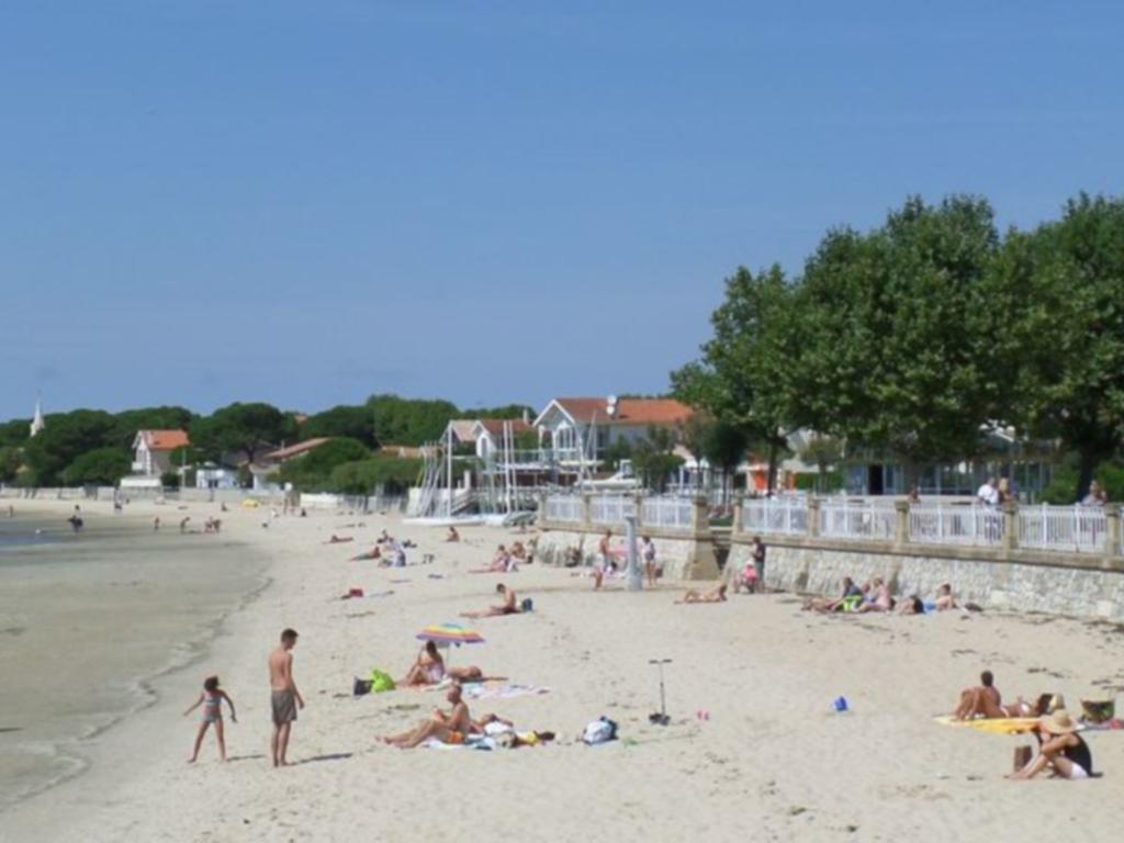 Residence Nemea Les Rives De Saint Brice Арес Екстериор снимка