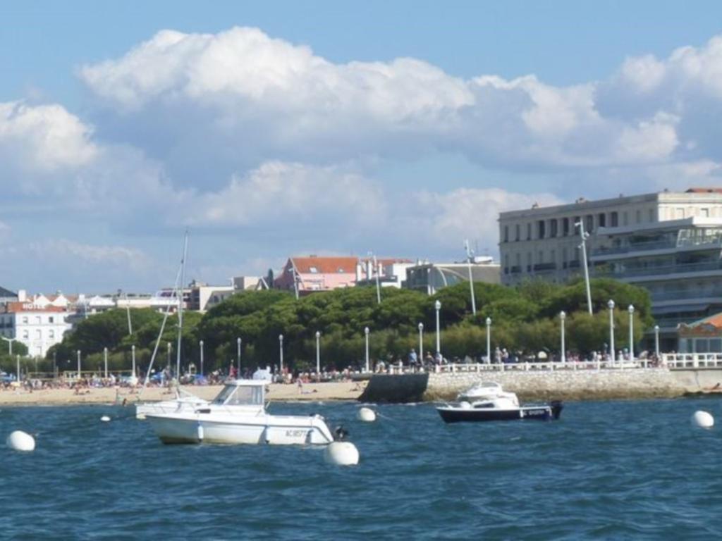 Residence Nemea Les Rives De Saint Brice Арес Екстериор снимка