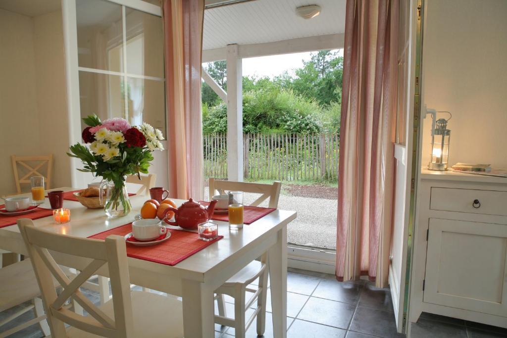 Residence Nemea Les Rives De Saint Brice Арес Стая снимка