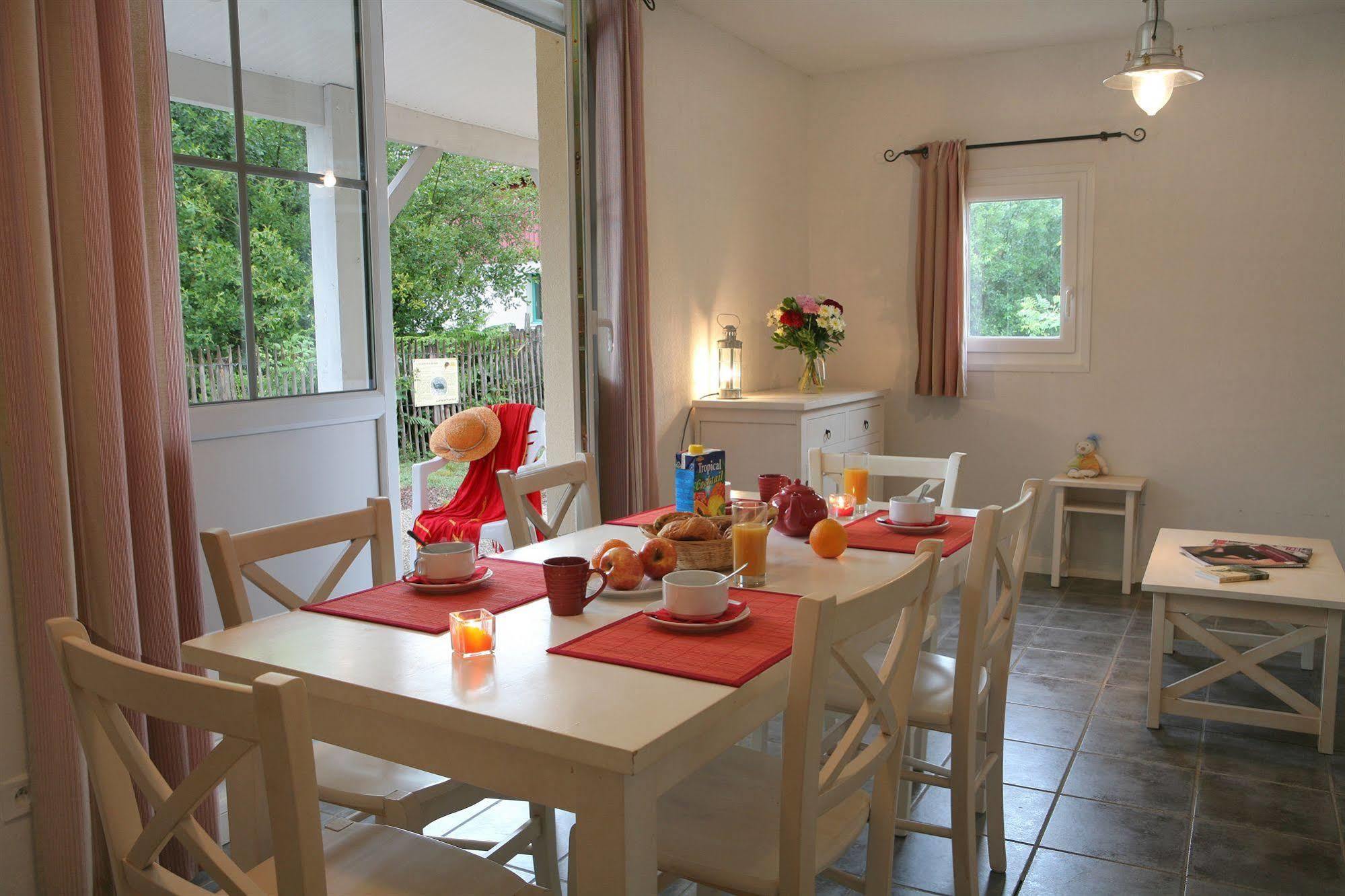 Residence Nemea Les Rives De Saint Brice Арес Екстериор снимка